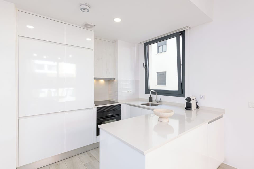 Superior Apartment, 2 Bedrooms, City View | Private kitchen