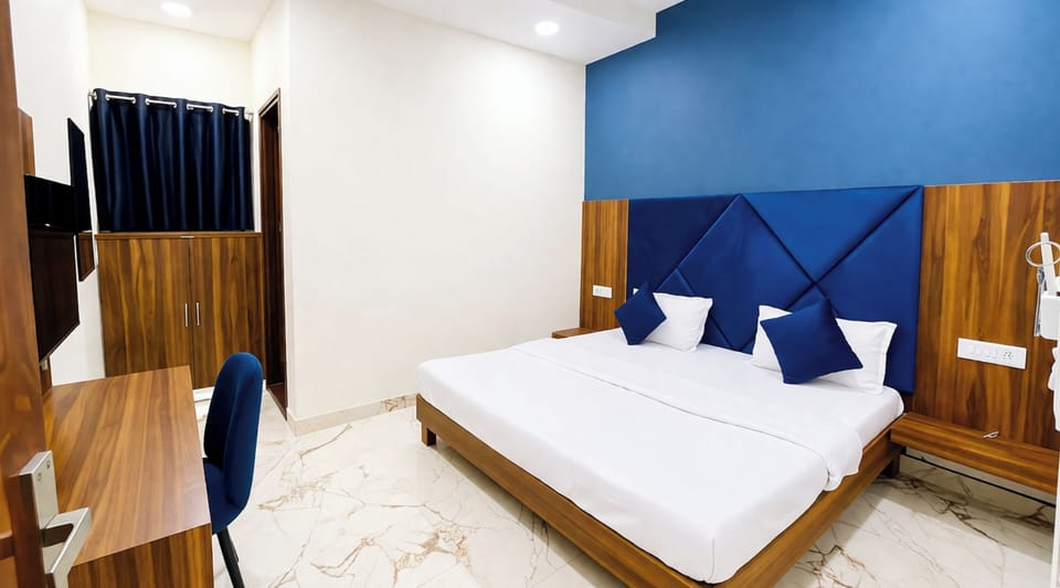 Deluxe Double Room, Air conditioning | View from room