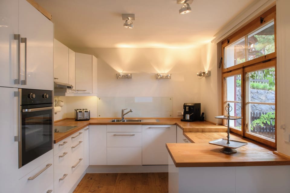 Deluxe Chalet, Mountain View | Private kitchen