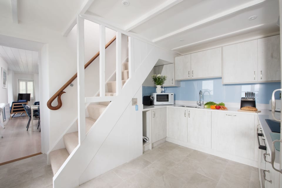Little Northcliffe, Port Isaac: Well-equipped kitchen