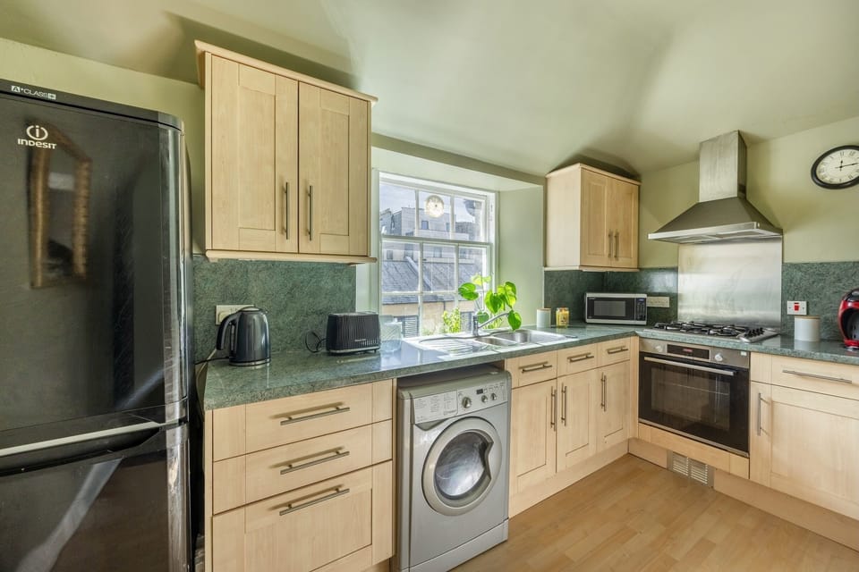 City Apartment, 1 Double Bed with Sofa bed, Non Smoking, City View | Private kitchen | Espresso maker, coffee/tea maker, electric kettle, highchair