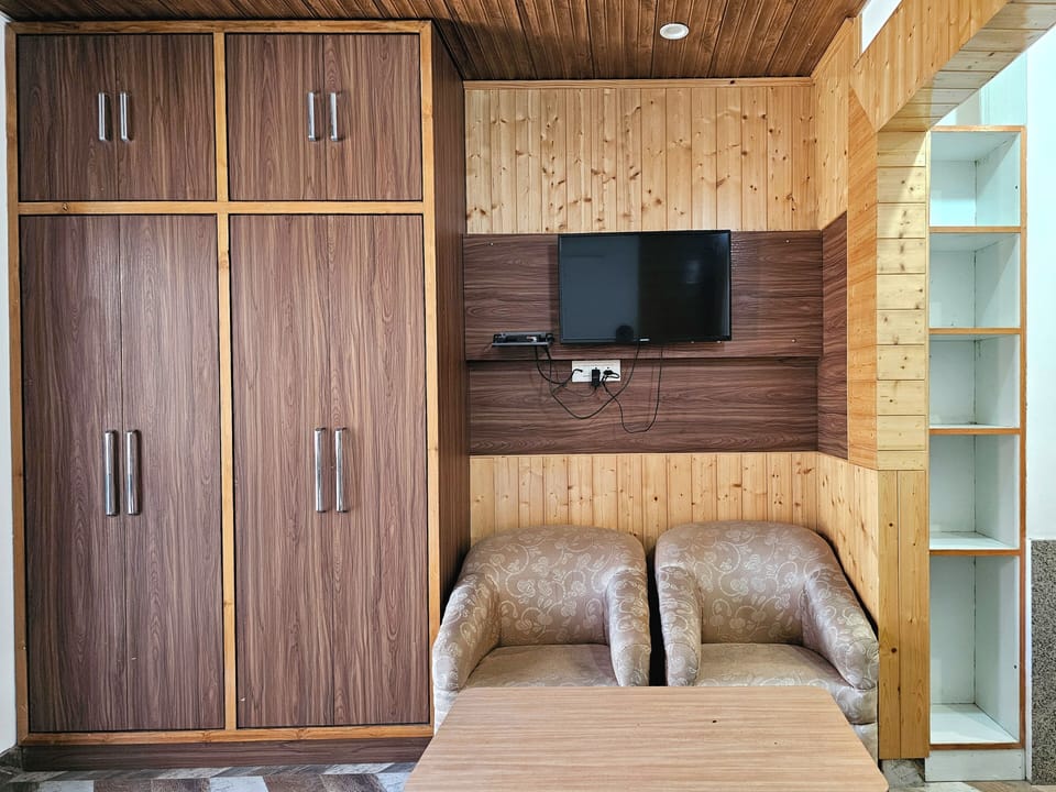 Executive Room | In-room dining