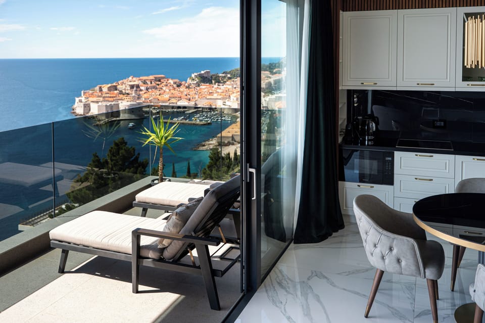 Deluxe Apartment, Balcony, City View | Balcony