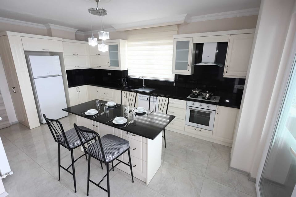 Deluxe Room, Balcony, Sea View | Iron/ironing board, free WiFi, bed sheets, wheelchair access