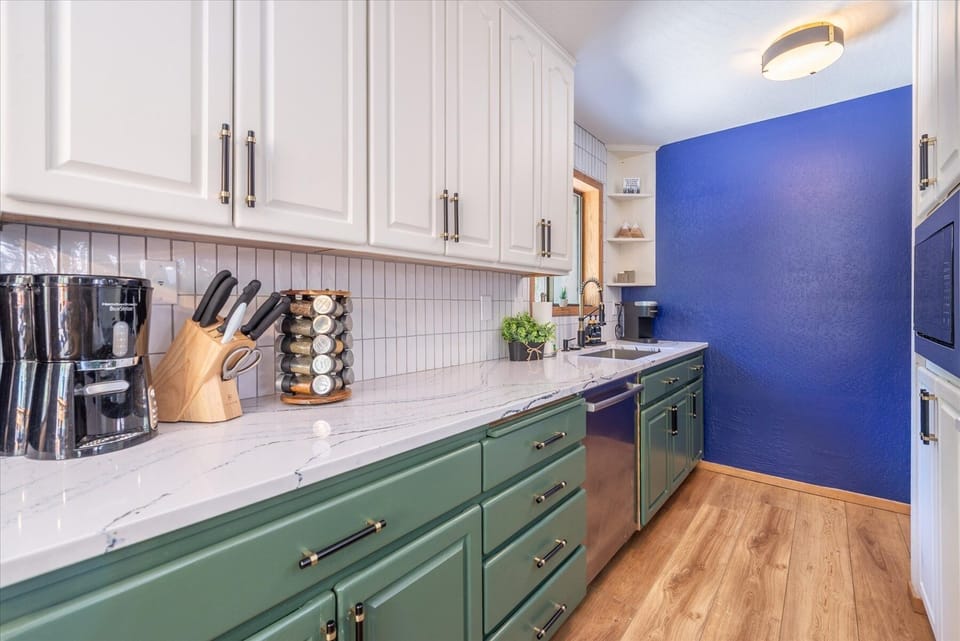 House, 4 Bedrooms | Private kitchen | Coffee/tea maker, fridge, oven, toaster