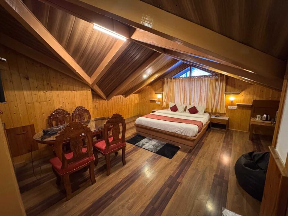 Honeymoon Room, Non Smoking, Private Bathroom | Egyptian cotton sheets, premium bedding, down comforters, in-room safe