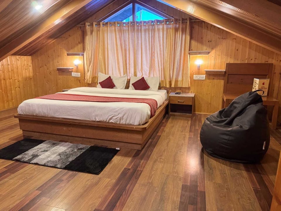 Honeymoon Room, Non Smoking, Private Bathroom | Egyptian cotton sheets, premium bedding, down comforters, in-room safe