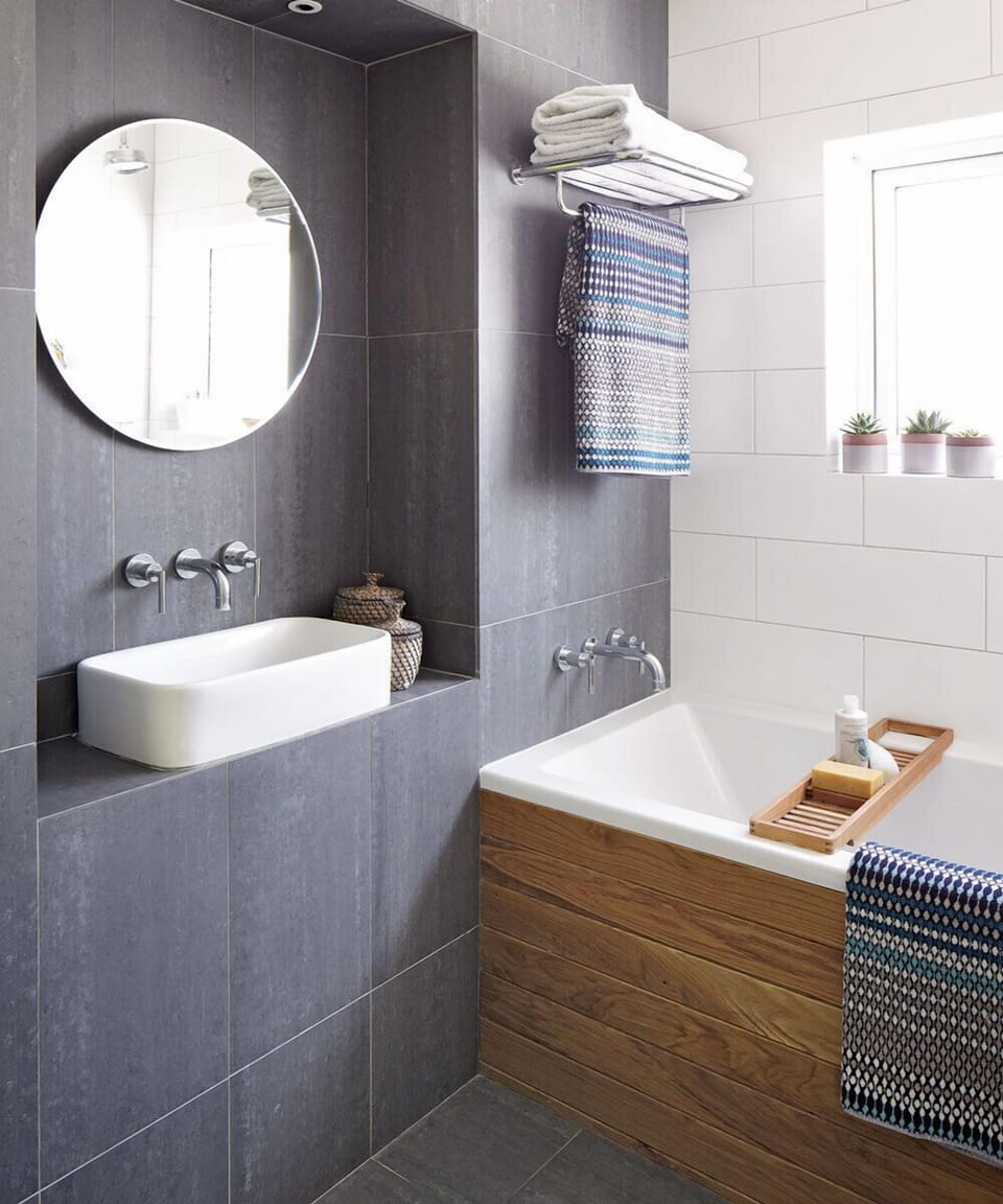 Shower, bidet, towels, soap