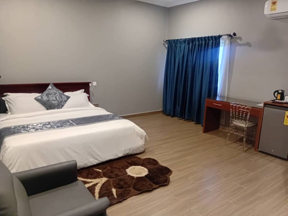 Desk, WiFi (free), bed sheets