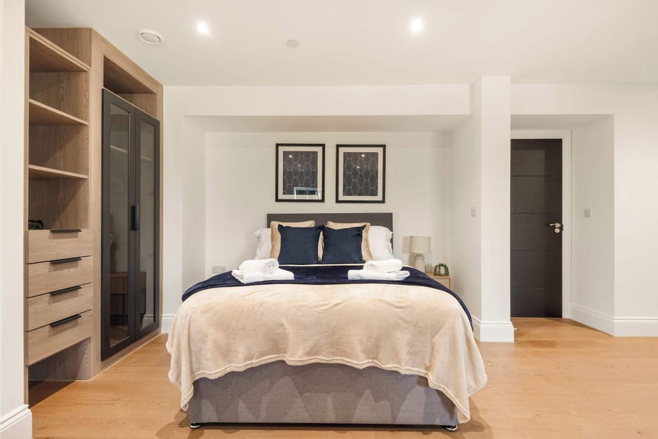Comfortable double bed