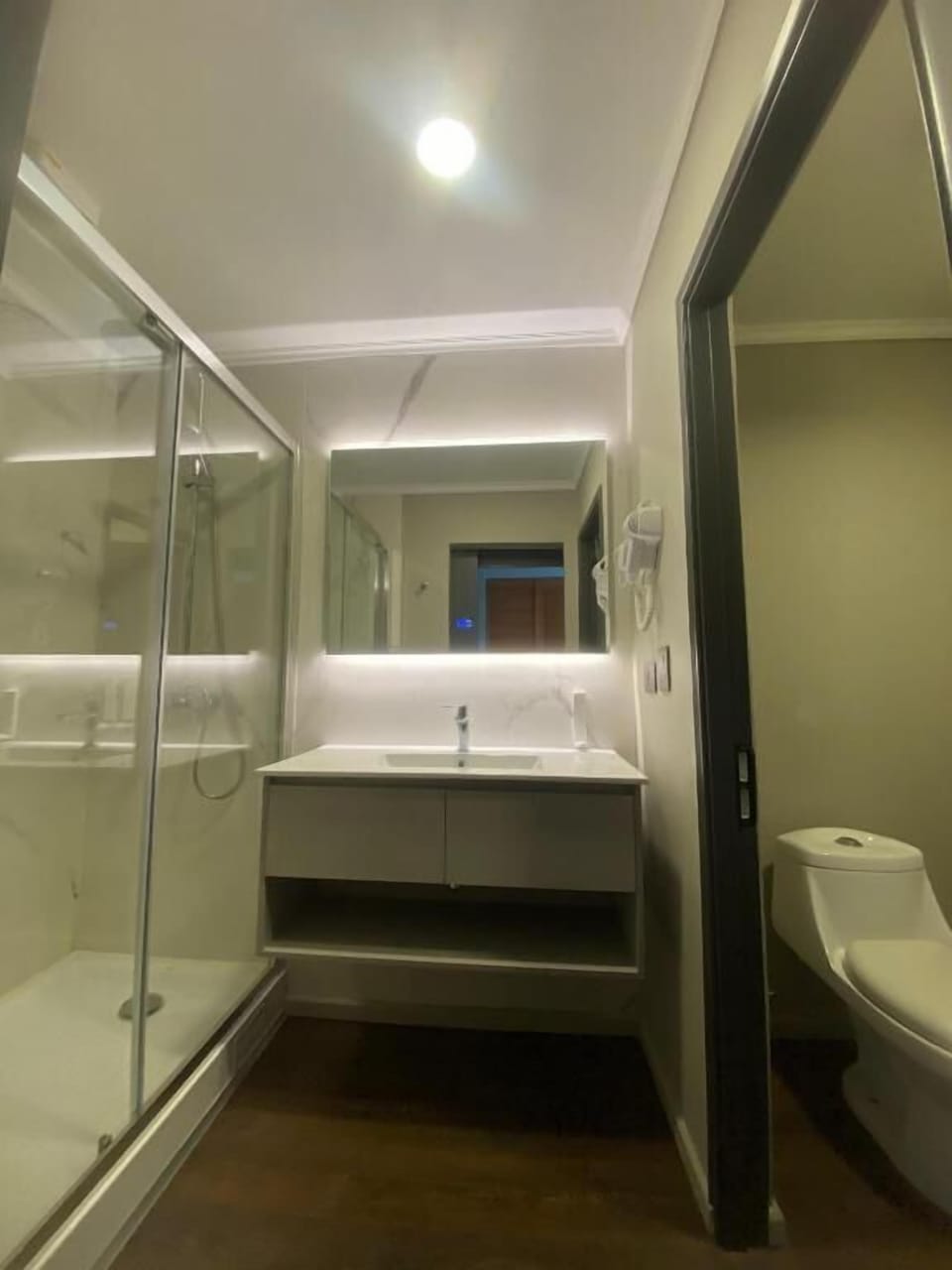 Standard Double Room, Lake View | Bathroom