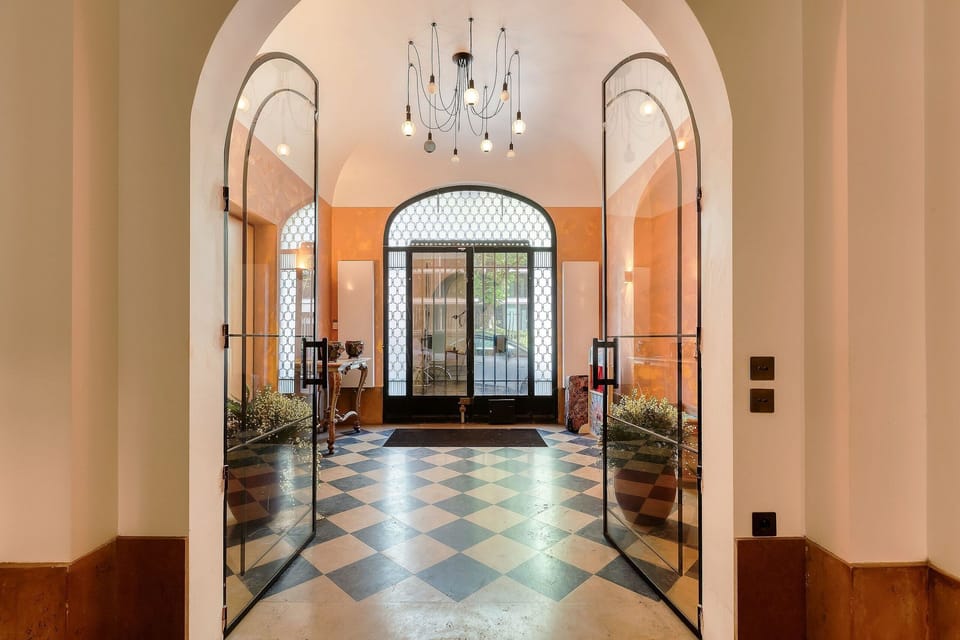 Facade / entrance