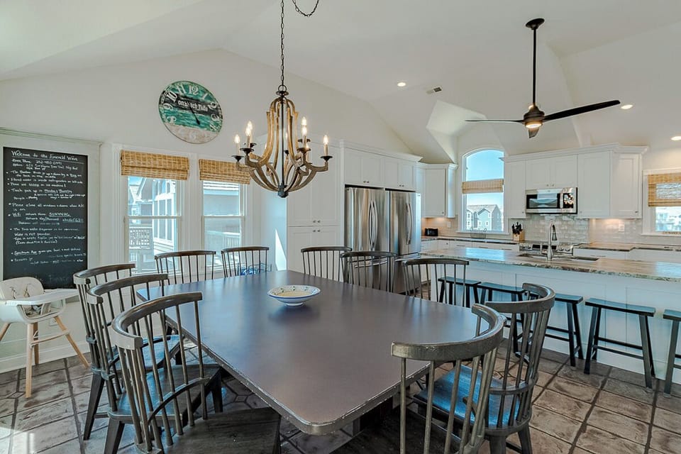 Top Level Dining Area