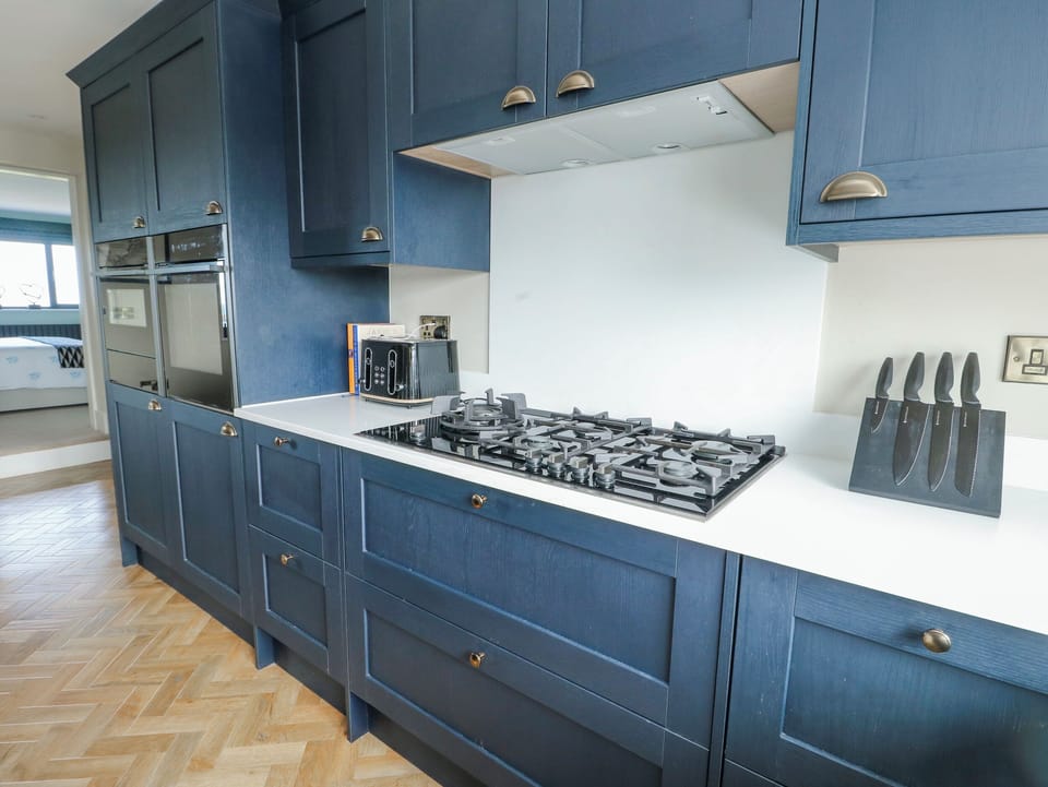 Cookware/dishes/utensils
