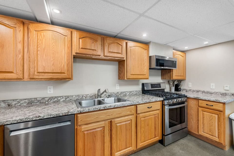 It features everything you need for a convenient and enjoyable cooking experience.
