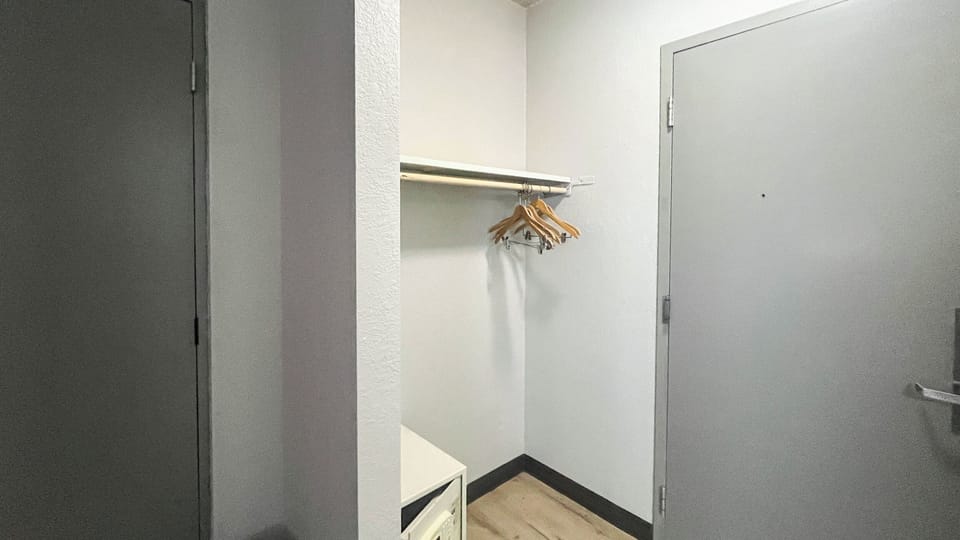 Room, 1 Queen Bed with Sofa bed, Non Smoking (Microwave & Fridge)