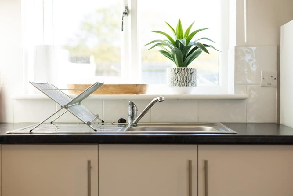Spacious Kitchen Sink