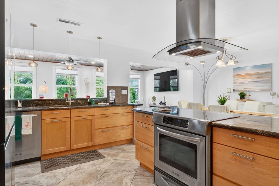 Cook up a feast in this modern kitchen! 