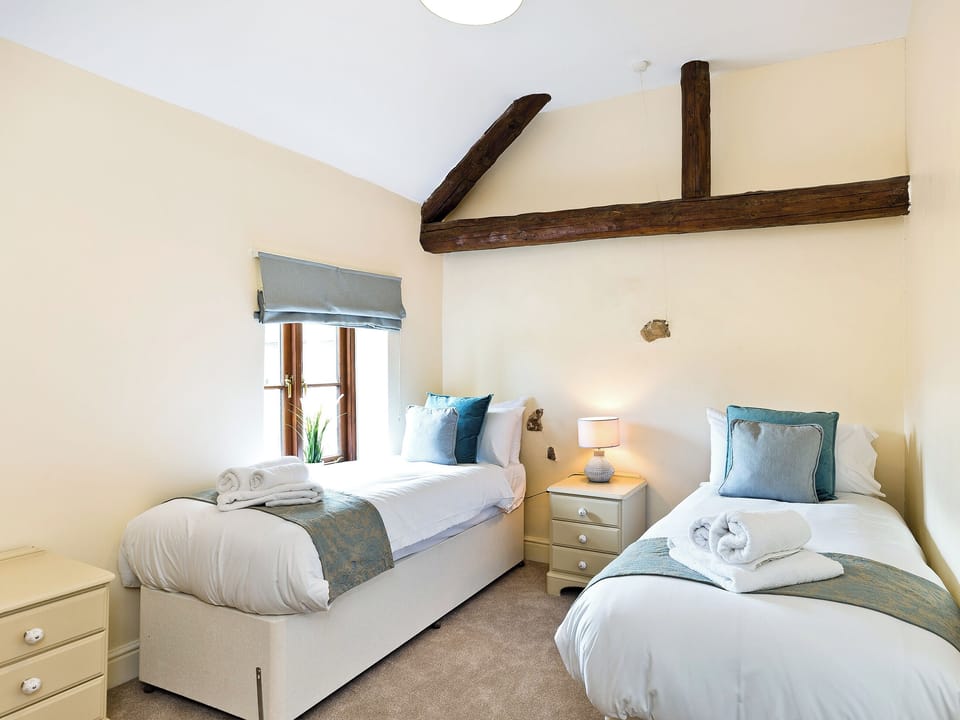Comfy twin bedroom | Middleton Cottage - Knockerdown Cottages, Carsington, near Ashbourne