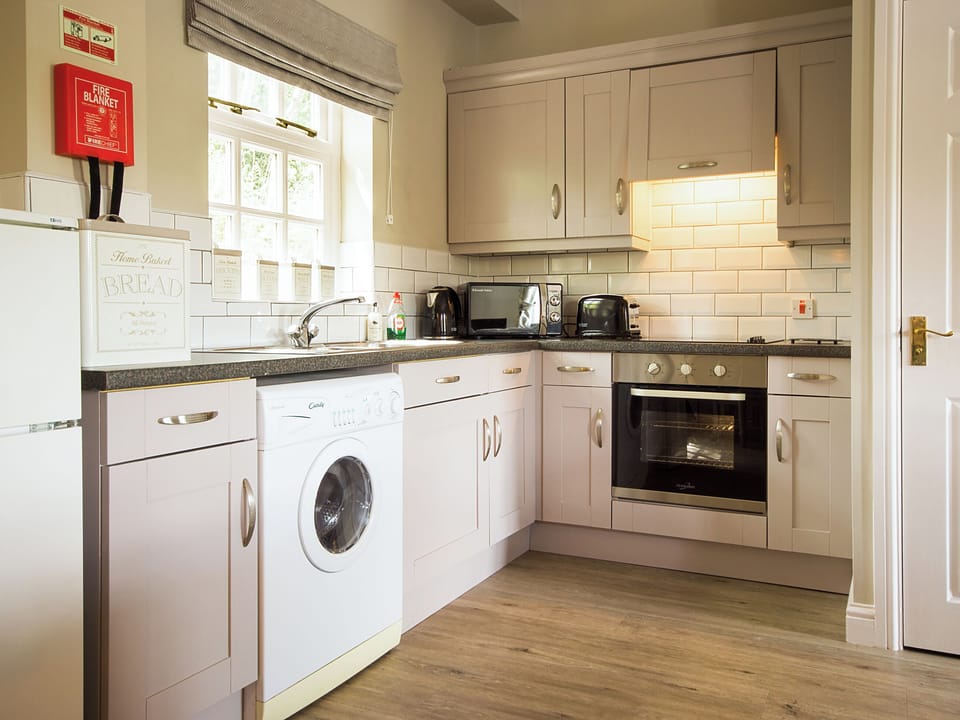 Kitchen | Tissington - Darwin Lake, Darwin Lake, near Matlock