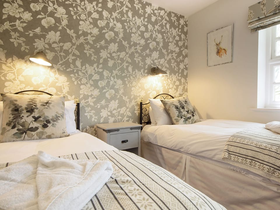 Twin bedroom | Tissington - Darwin Lake, Darwin Lake, near Matlock