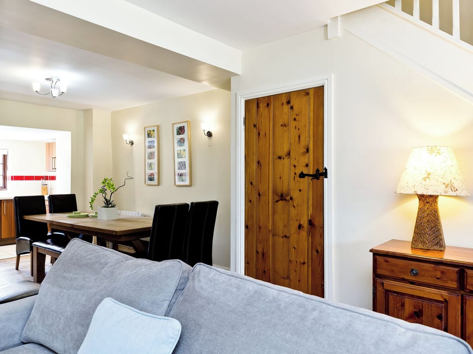 Inviting dining area | Lendow - Knockerdown Cottages, Carsington, near Ashbourne