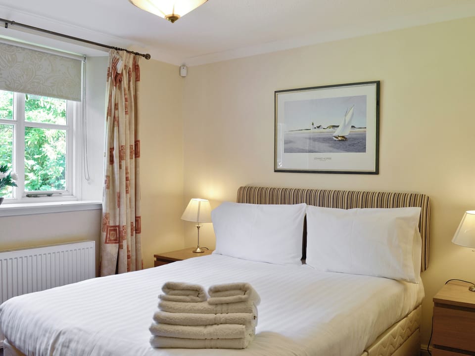 Double bedroom | Auchendennan - Burnbeag, Arden, Alexandria