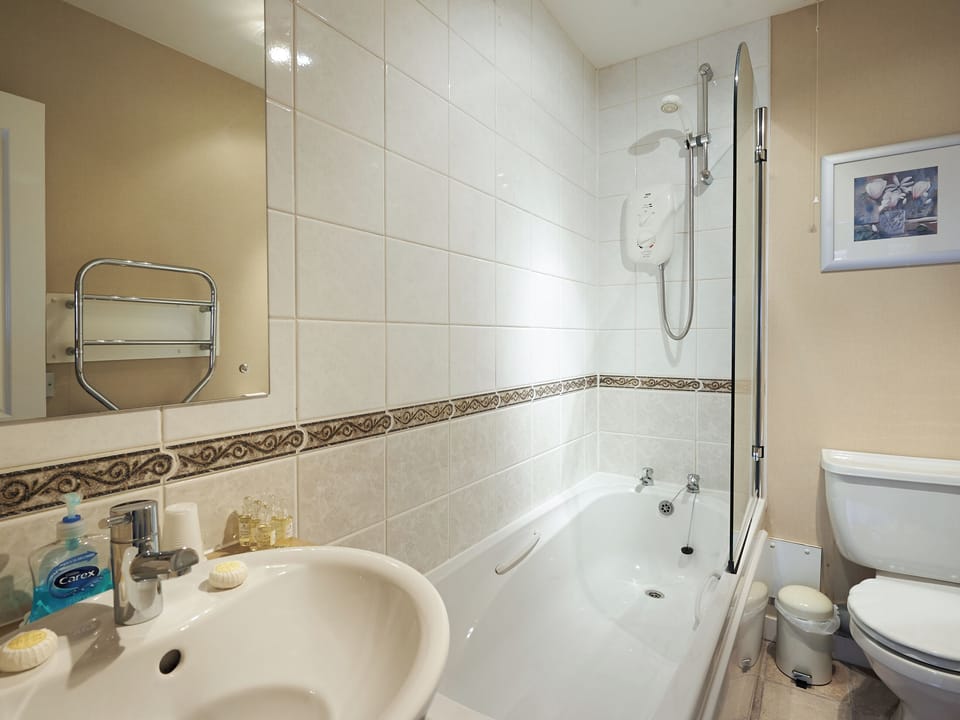 Bathroom | Home Farm - Stables Cottage, Glendaruel