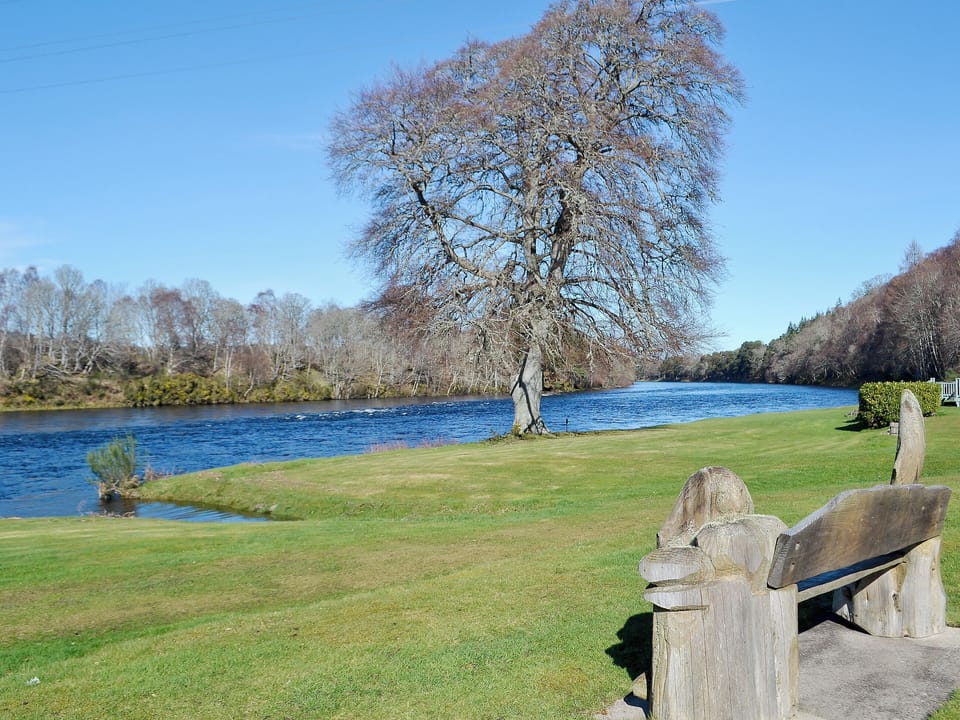 Garden and grounds | Ness Castle Estate - Red Squirrel Lodge, Inverness
