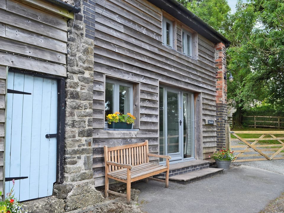 Gorgeous former coach house conversion | Pipistrelle, Garth, near Builth Wells