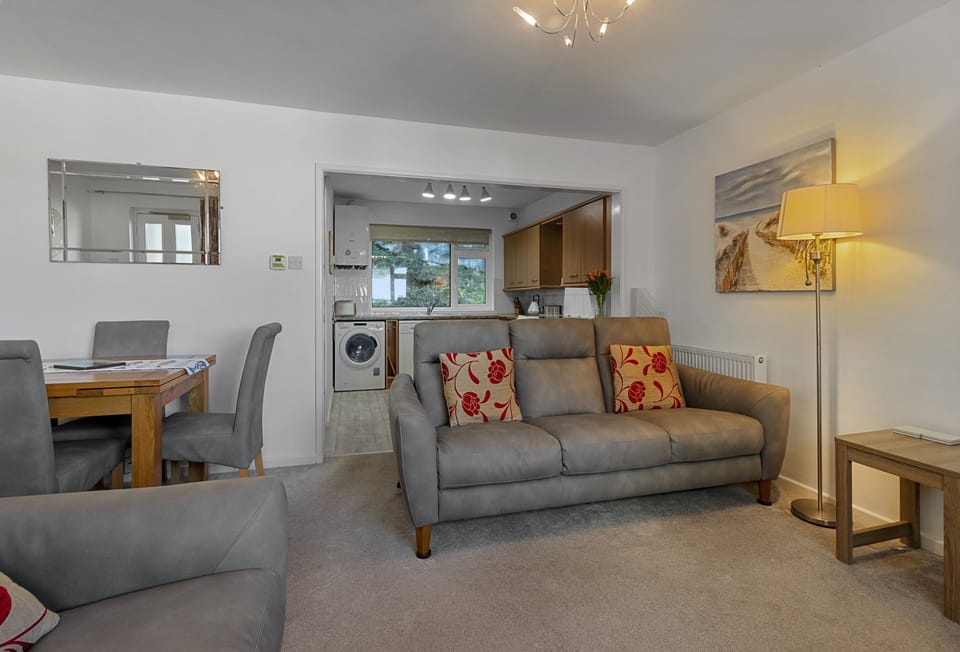 Ocean Side, Brixham: Open-plan living area with sea views