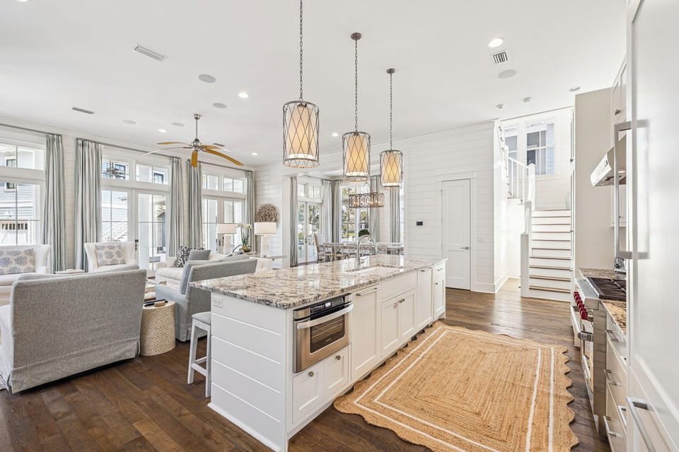 First Floor: Kitchen