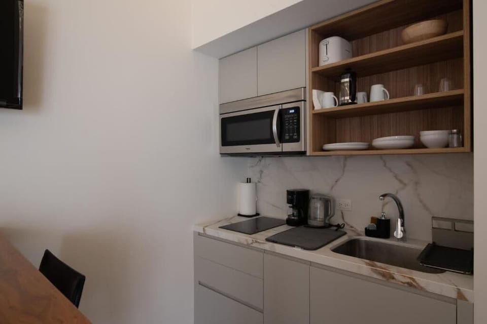 Classic Apartment, 1 Bedroom, Non Smoking | Private kitchen