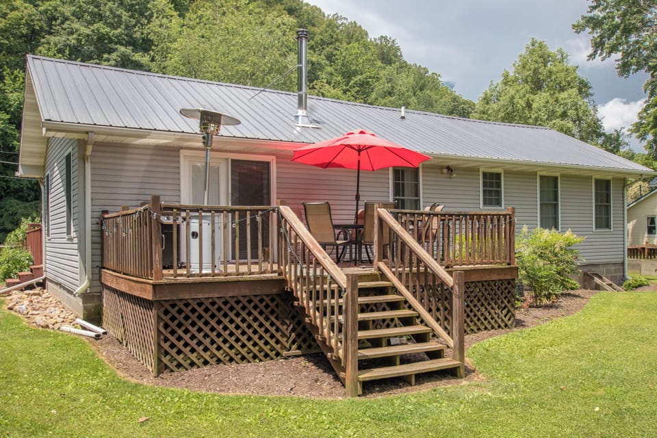 Back yard deck and gas grill