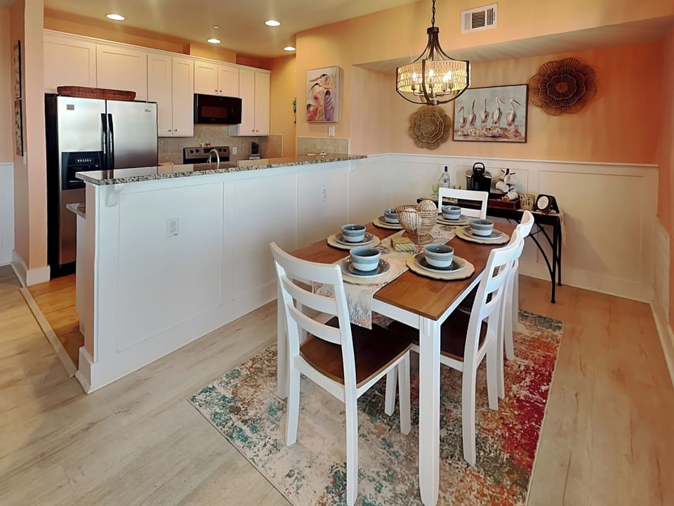 Condo (2 Bedrooms) | Property amenity