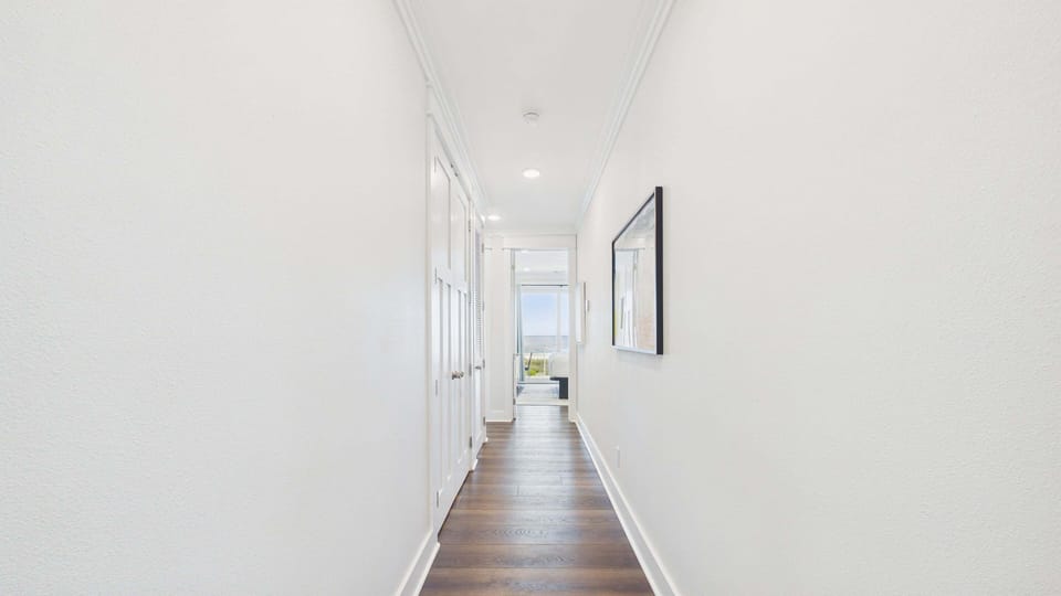 1st Floor: Hallway to other bedrooms