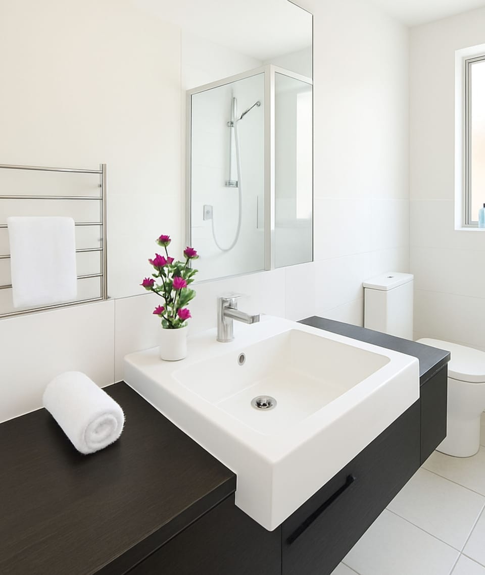 Room 1 - Ensuite