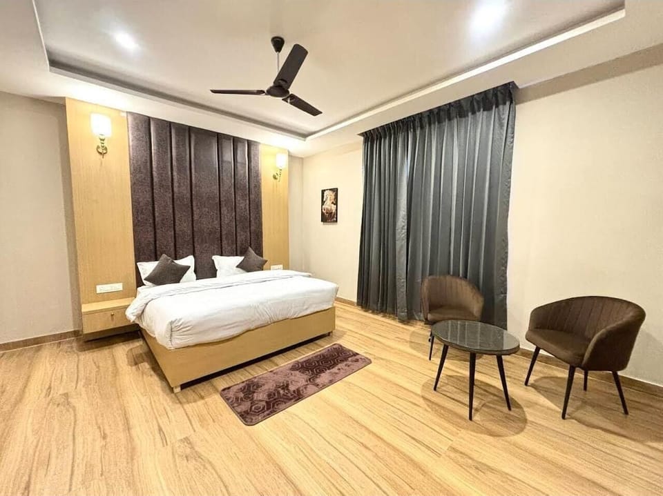Double Room, Balcony | Free WiFi
