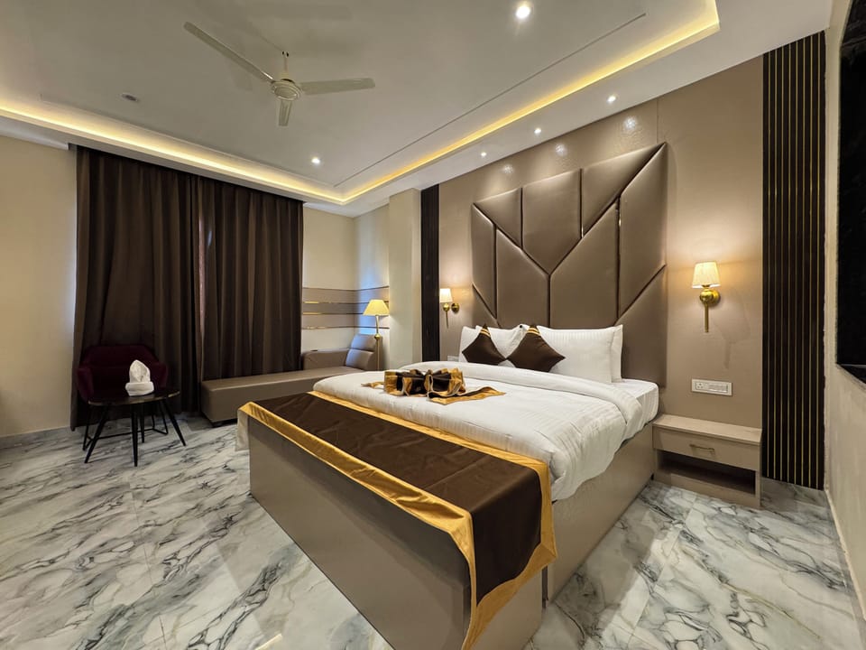 Royal Double or Twin Room | In-room safe, desk, laptop workspace, WiFi (free)