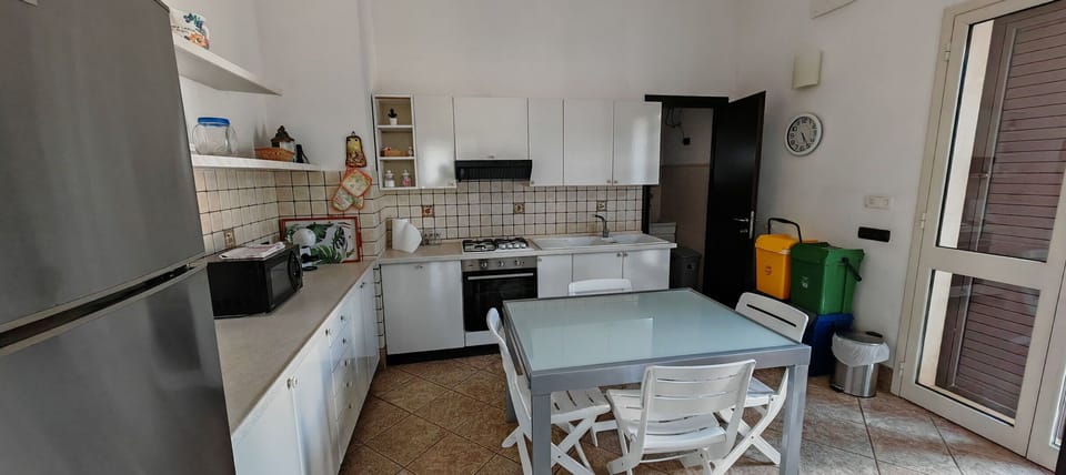 Autumn, Kitchen, Spring, Summer