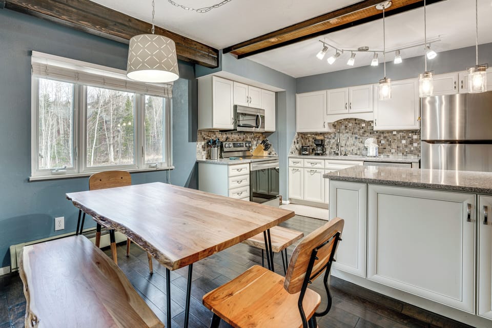 Property Interior | Single-Story Condo