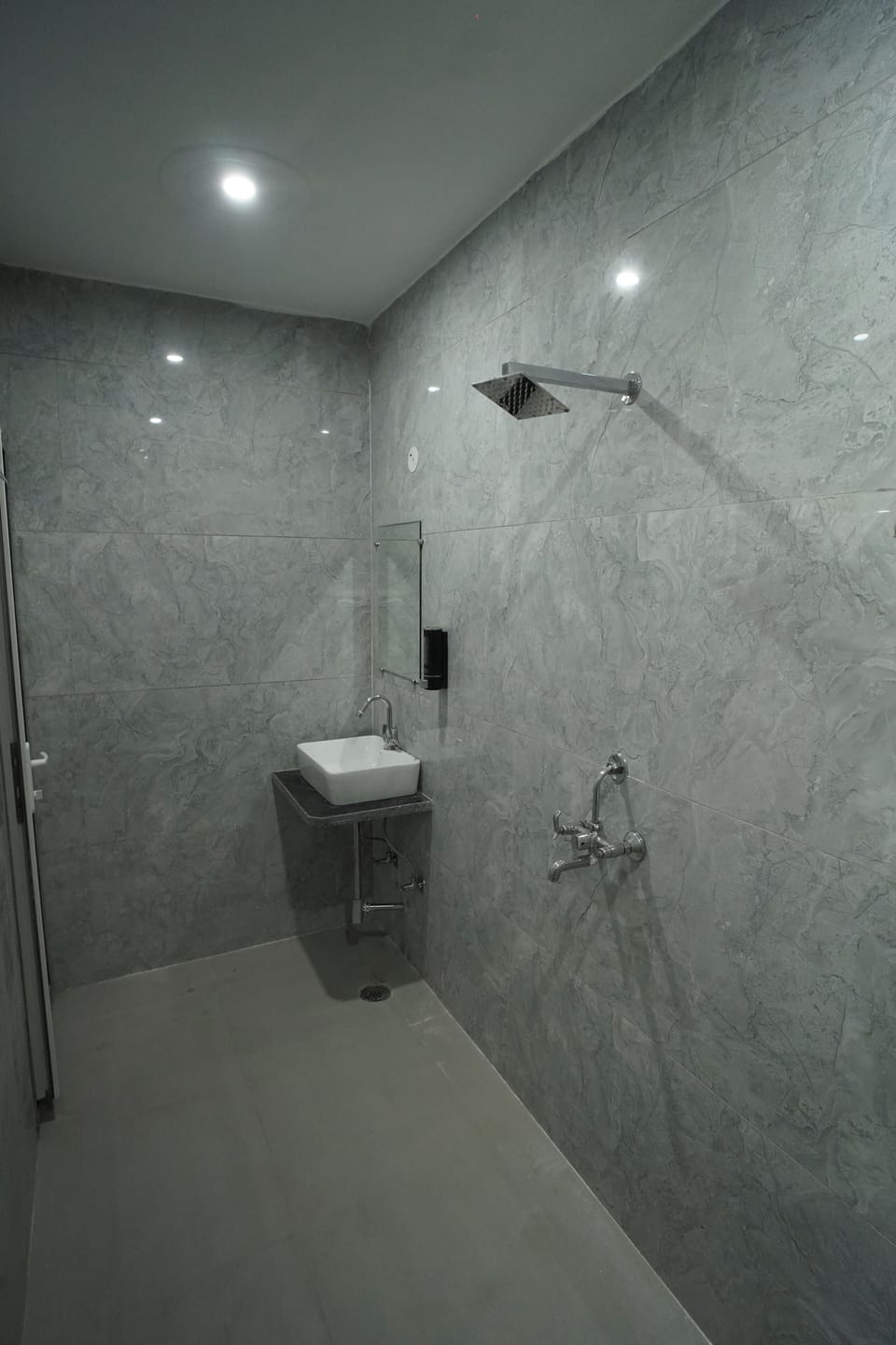 Deluxe Room | Bathroom