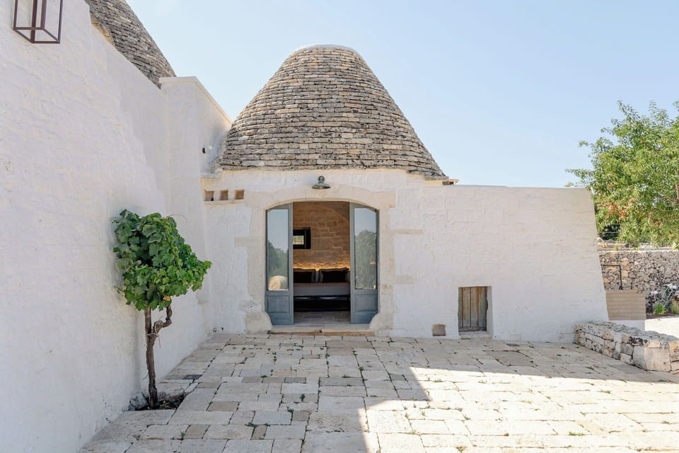 Activities, Building Exterior, Facilities, Kitchen, Living Room, Other Room, Outdoor, Pool, Room Detail, Spring, Summer, Wellness