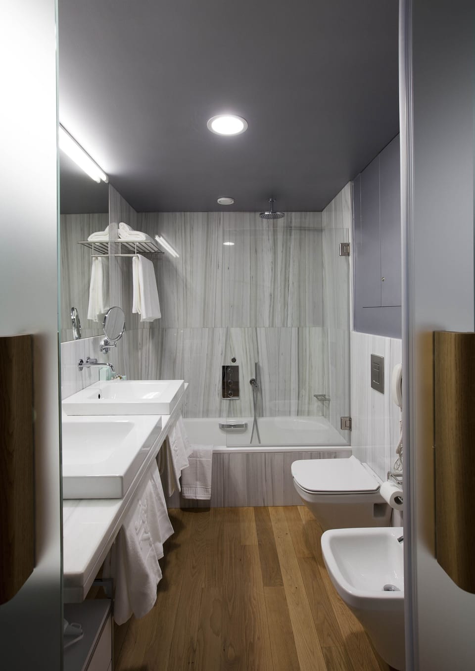 Bathtub, free toiletries, hair dryer, towels
