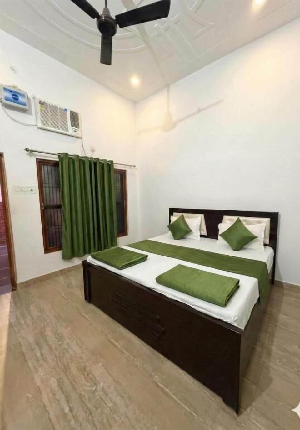 Deluxe Double Room | Free WiFi