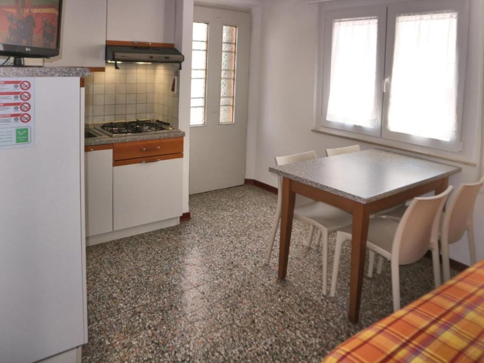 Apartment, 1 Bedroom, Terrace, City View | Interior