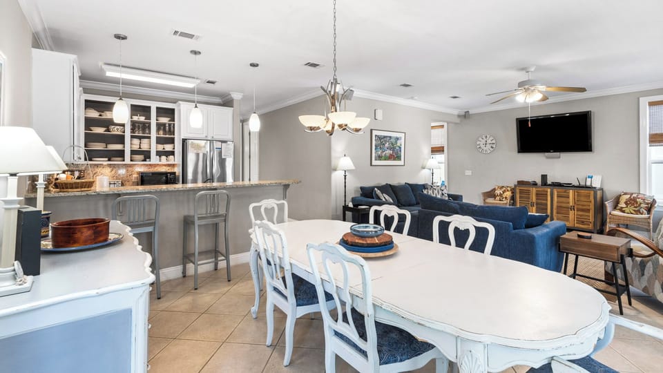 House, Multiple Beds, Patio, Garden View (Pooling Around) | Dining