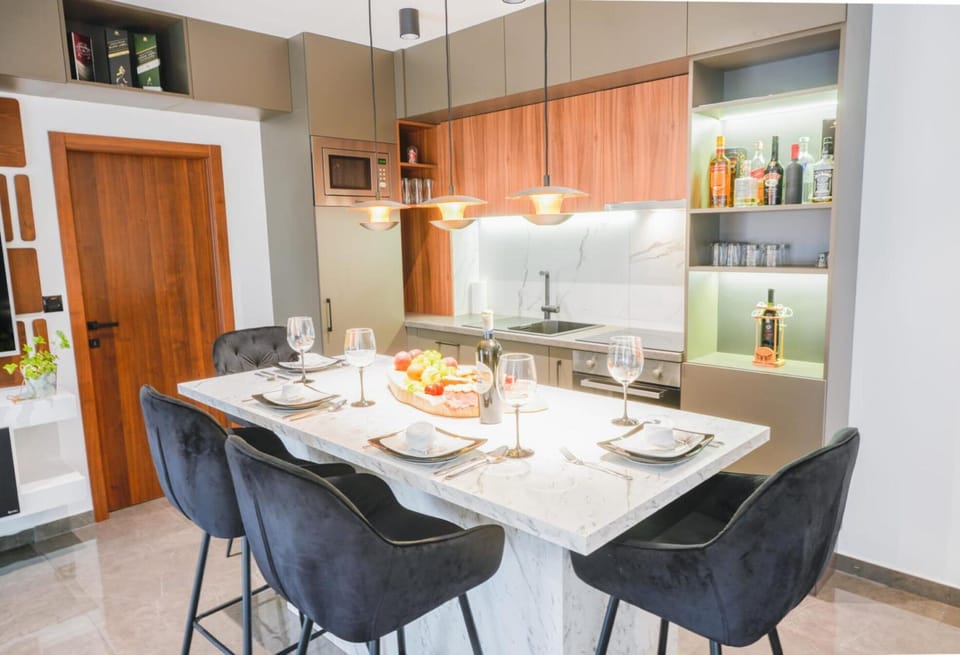 Apartment, Balcony | Private kitchen