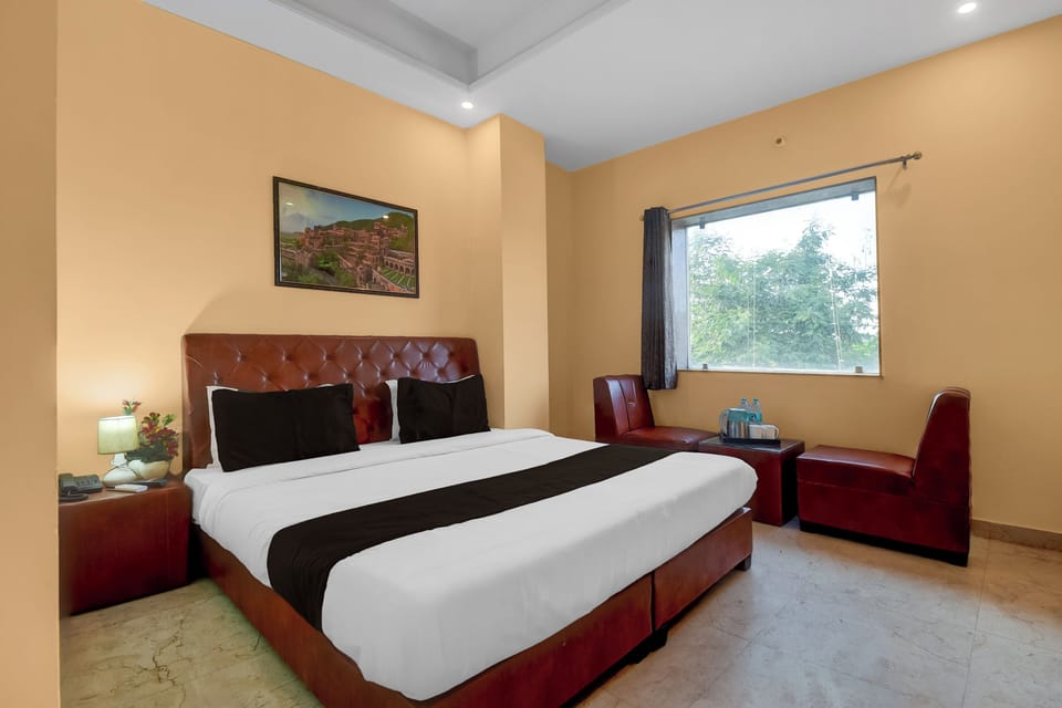 Deluxe Double Room, City View | Blackout drapes, soundproofing, iron/ironing board, free WiFi