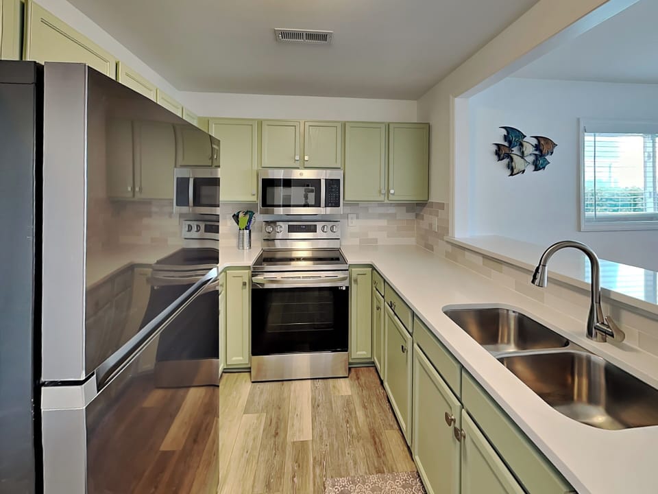 Fully Equipped Kitchen with Stainless Steel Appliances